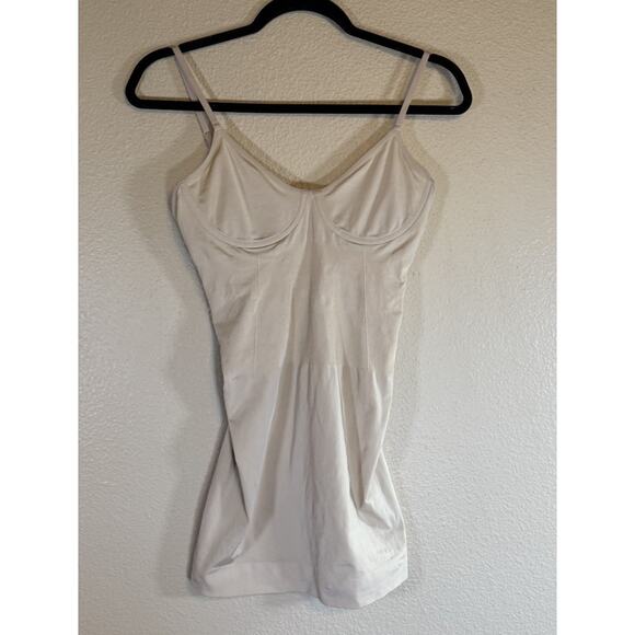 Wacoal Size 36 B-Smooth Control Low Back Underwire Shaper Slip 837375 Dress - Picture 1 of 9
